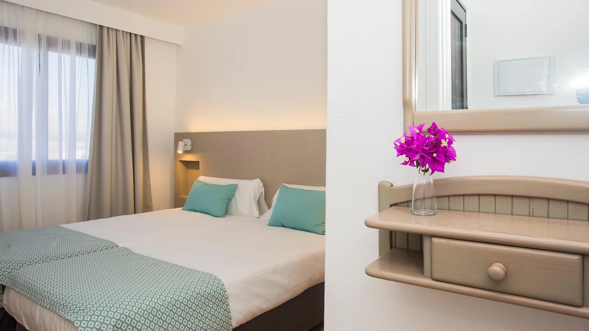 ** Apartahotel Los Tulipanes Puerto del Carmen  España